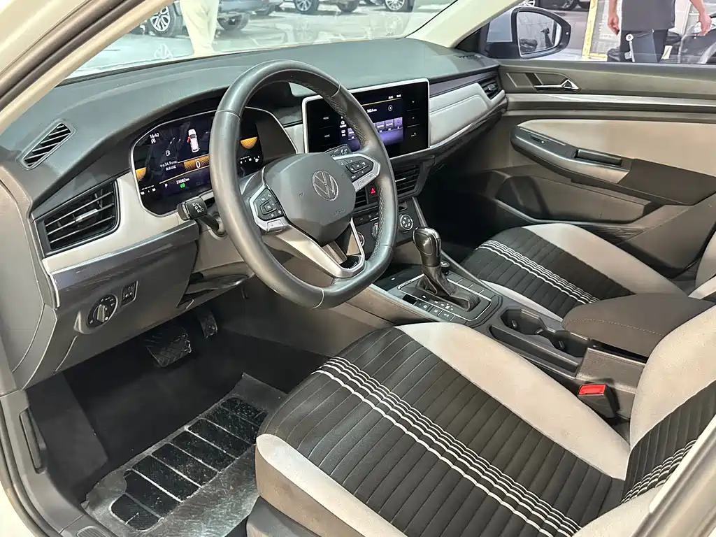 Volkswagen Bora — миниатюра 3