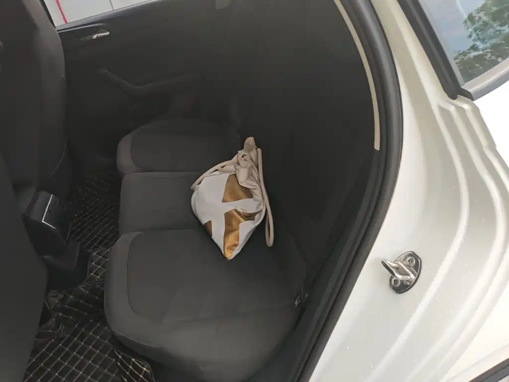 Volkswagen Polo — миниатюра 17