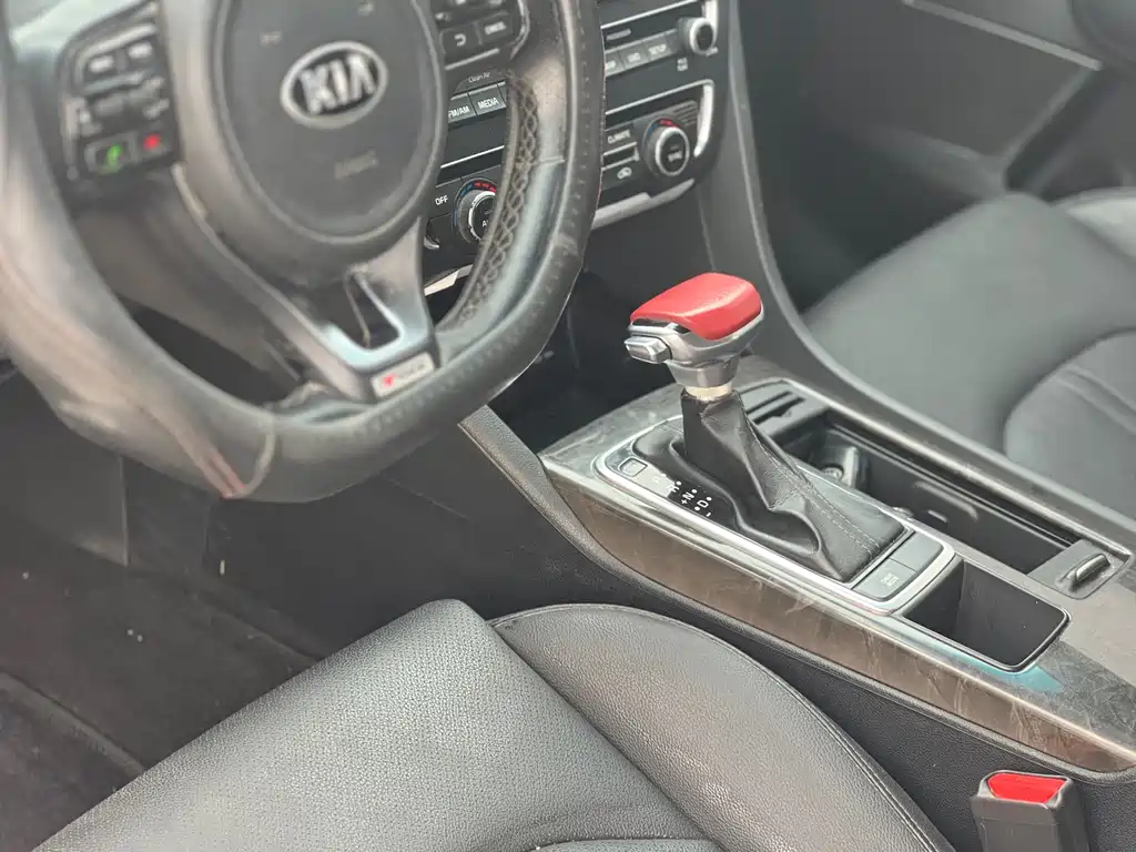 Kia K5 2016 1.6T AT LUX