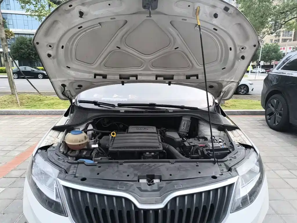 Skoda Rapid — миниатюра 16