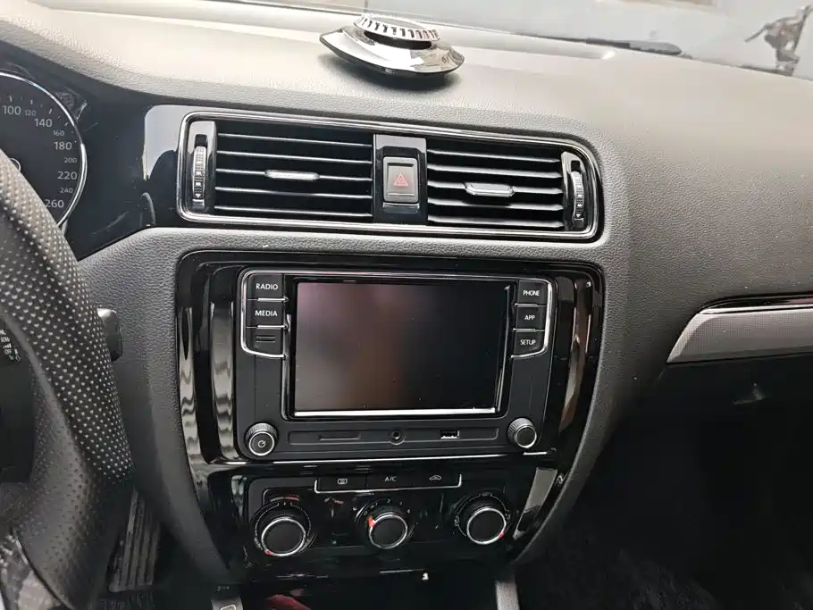 Volkswagen Sagitar — миниатюра 13