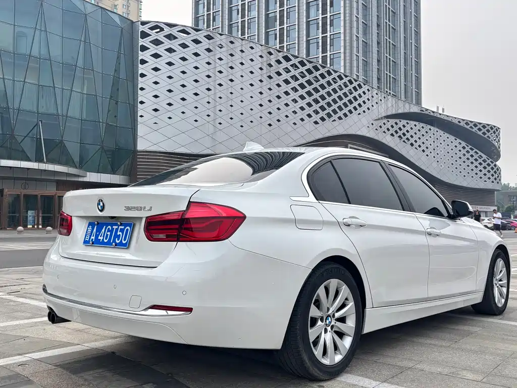 BMW 3 Series 3 2016 328Li Fashion