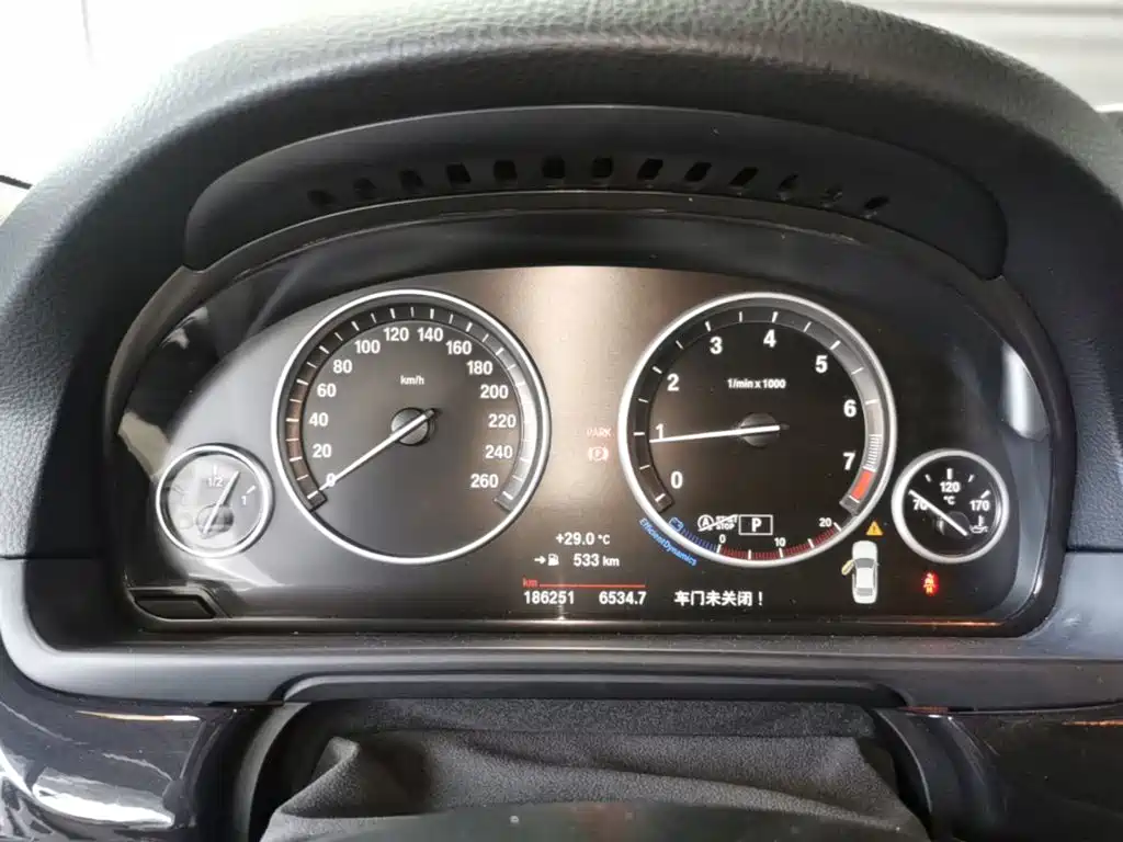 BMW 5 Series — миниатюра 12
