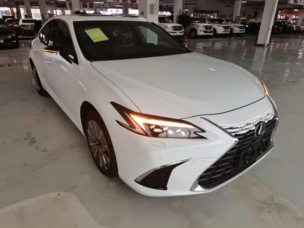 Lexus ES 2025 200 Premium
