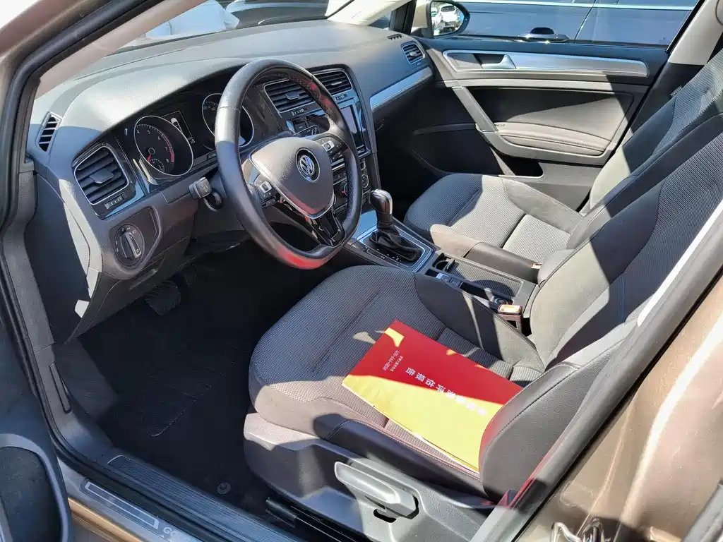 Volkswagen Golf — миниатюра 6