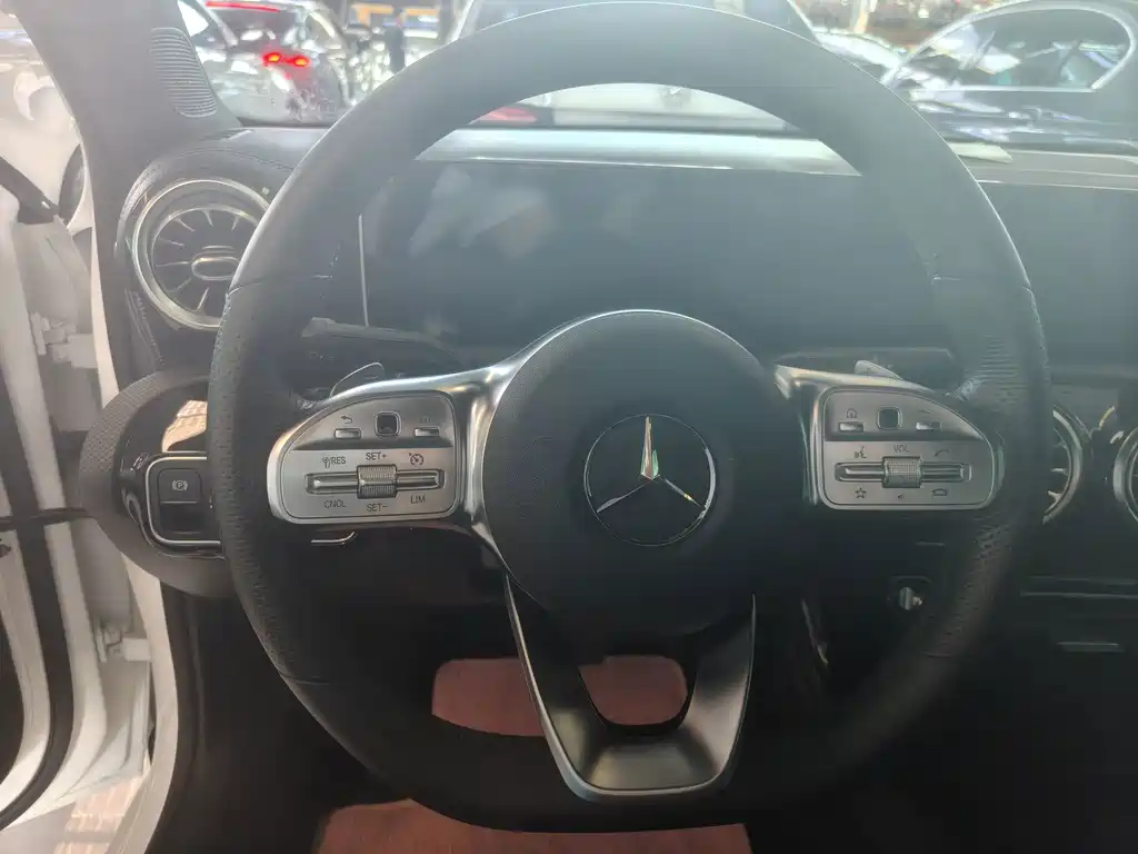 Mercedes-Benz A-Class — миниатюра 12