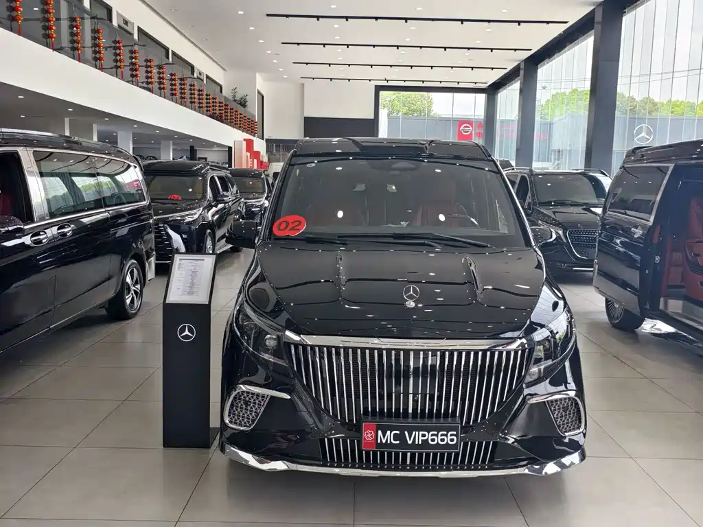 Mercedes-Benz Vito 2024 2.0T 7 мест
