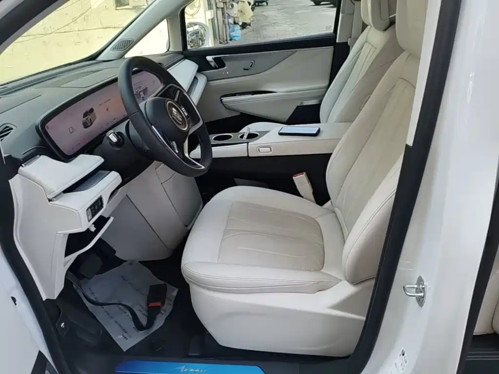 Buick GL8 Hybrid — миниатюра 15
