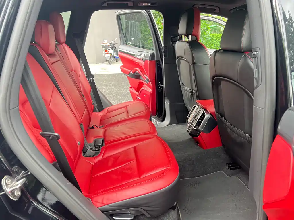 Porsche Cayenne — миниатюра 16
