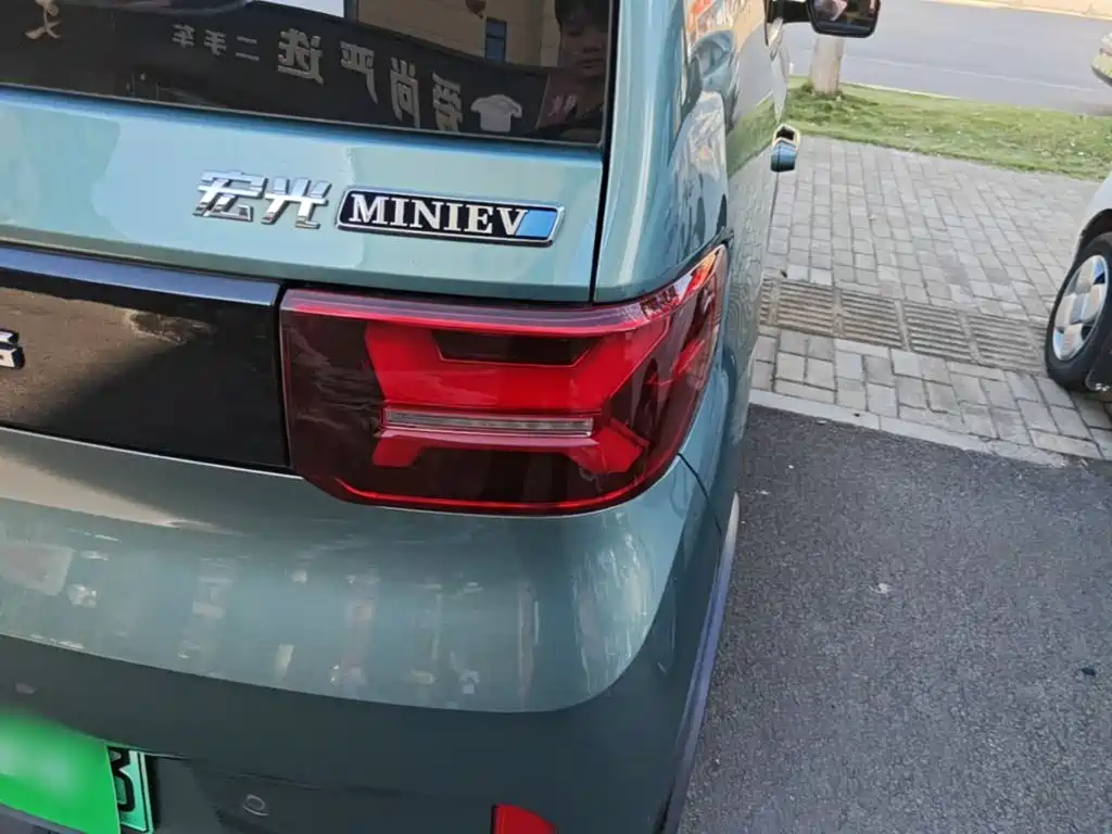 Wuling MINIEV — миниатюра 8