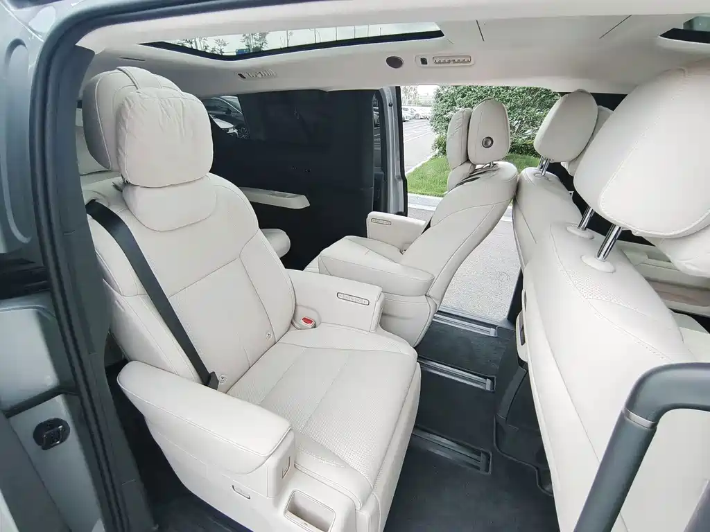 Li Auto Li MEGA — миниатюра 20