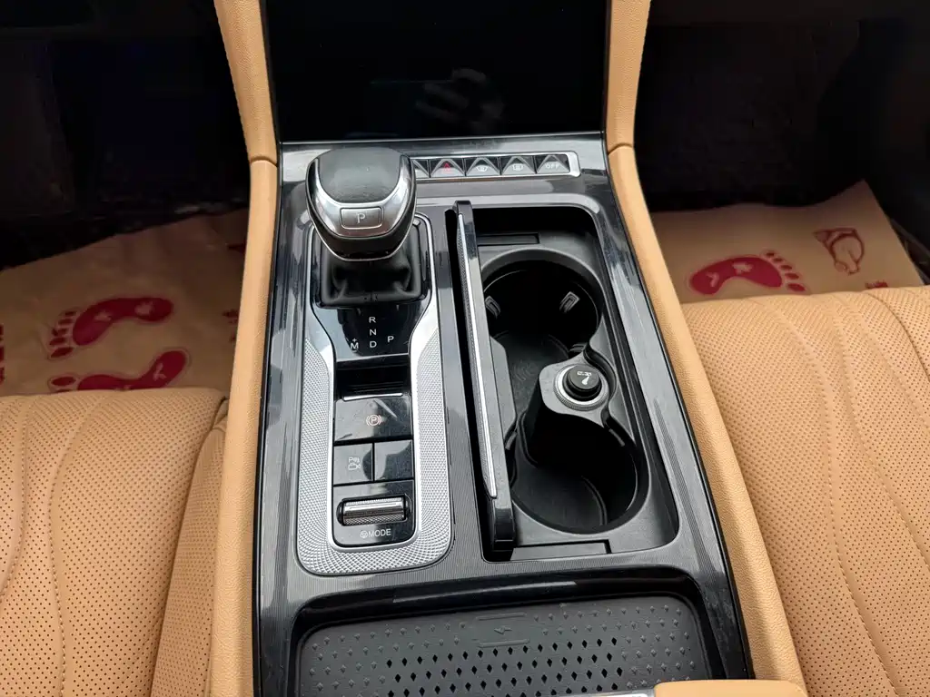 Hongqi Hongqi H5 — миниатюра 9