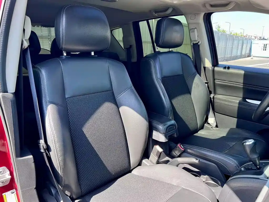 Jeep Compass (Import) — миниатюра 17