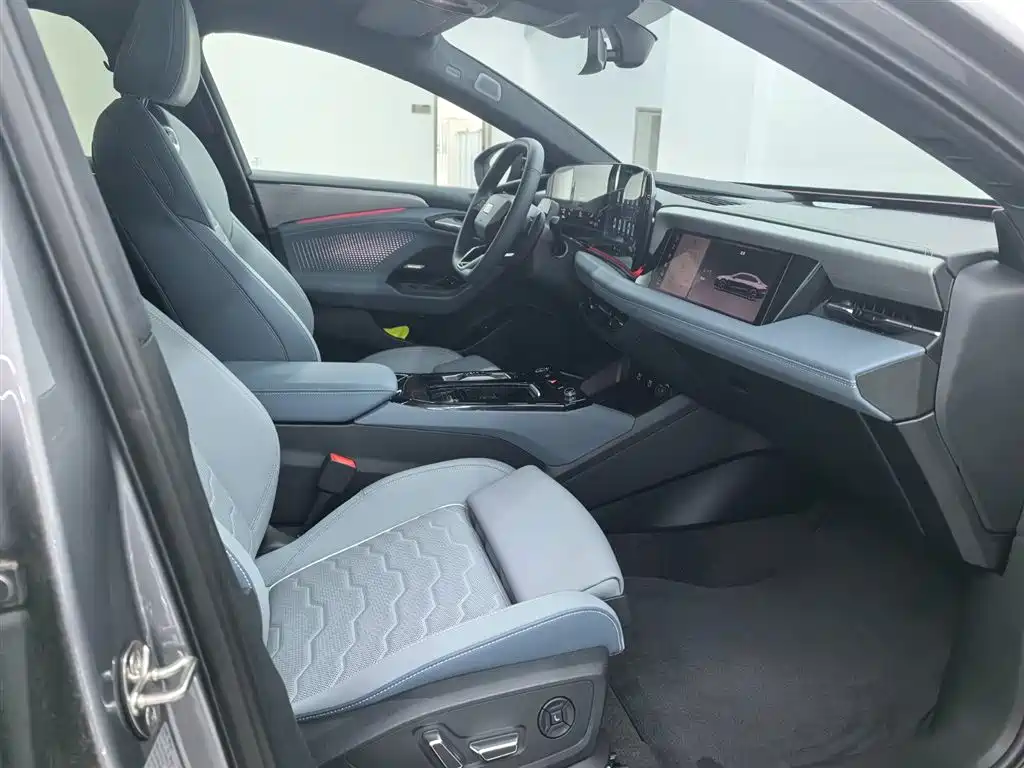 Audi A6L e-tron — миниатюра 19