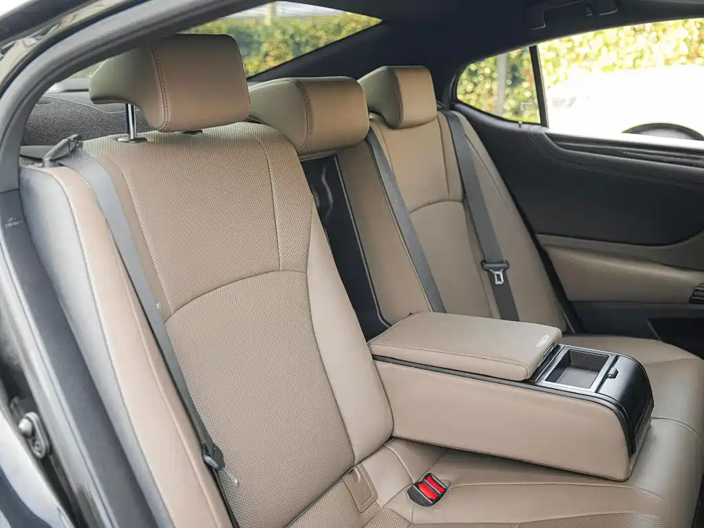 Lexus ES — миниатюра 15