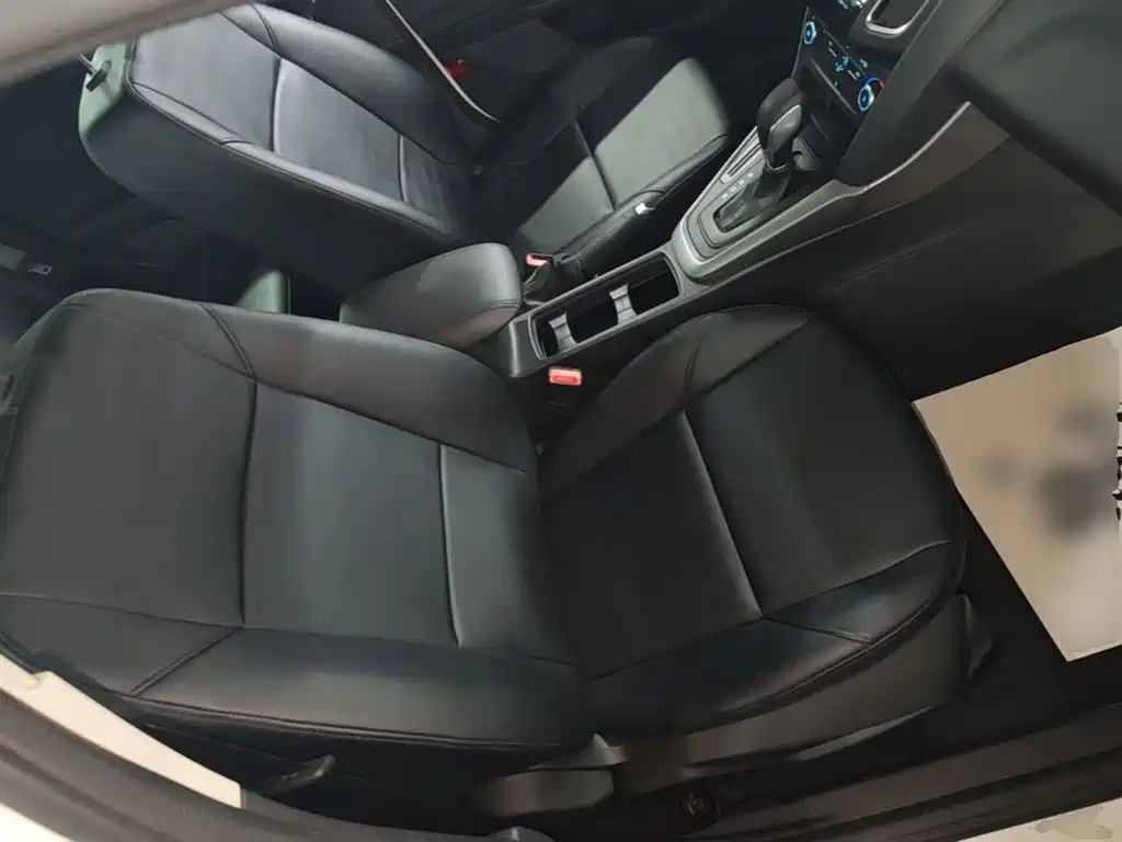 Ford Focus — миниатюра 25