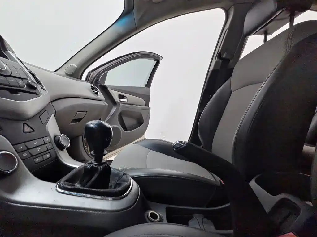 Chevrolet Cruze — миниатюра 11
