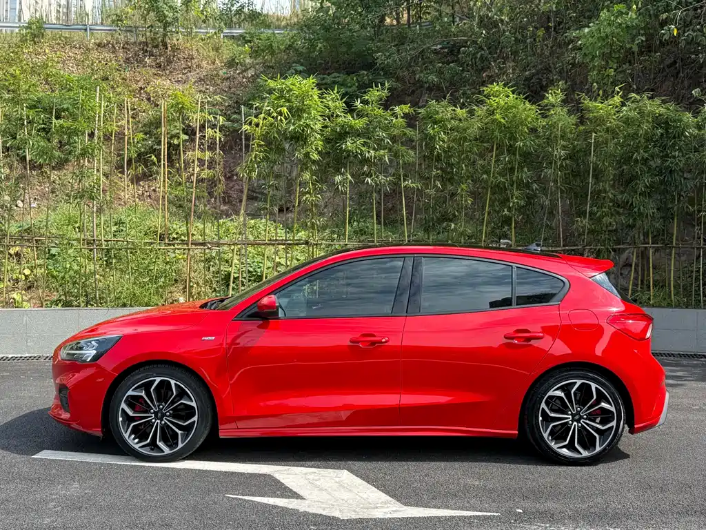 Ford Focus — миниатюра 4