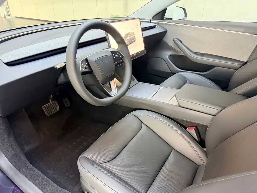 Tesla Model 3 — миниатюра 9