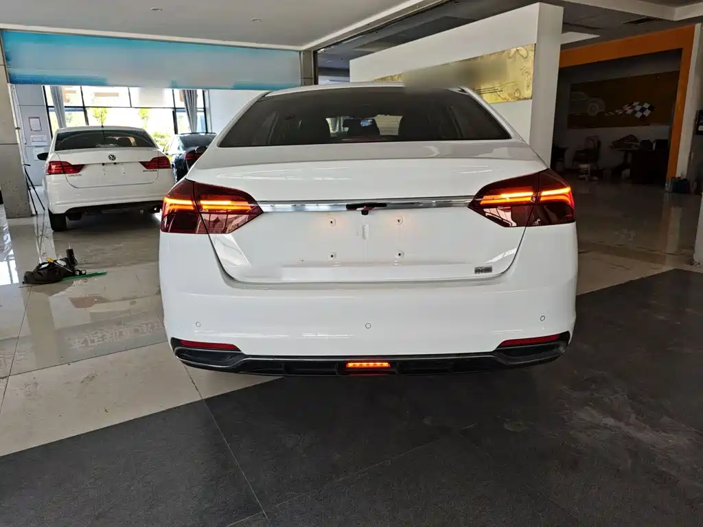 Geely Emgrand — миниатюра 6