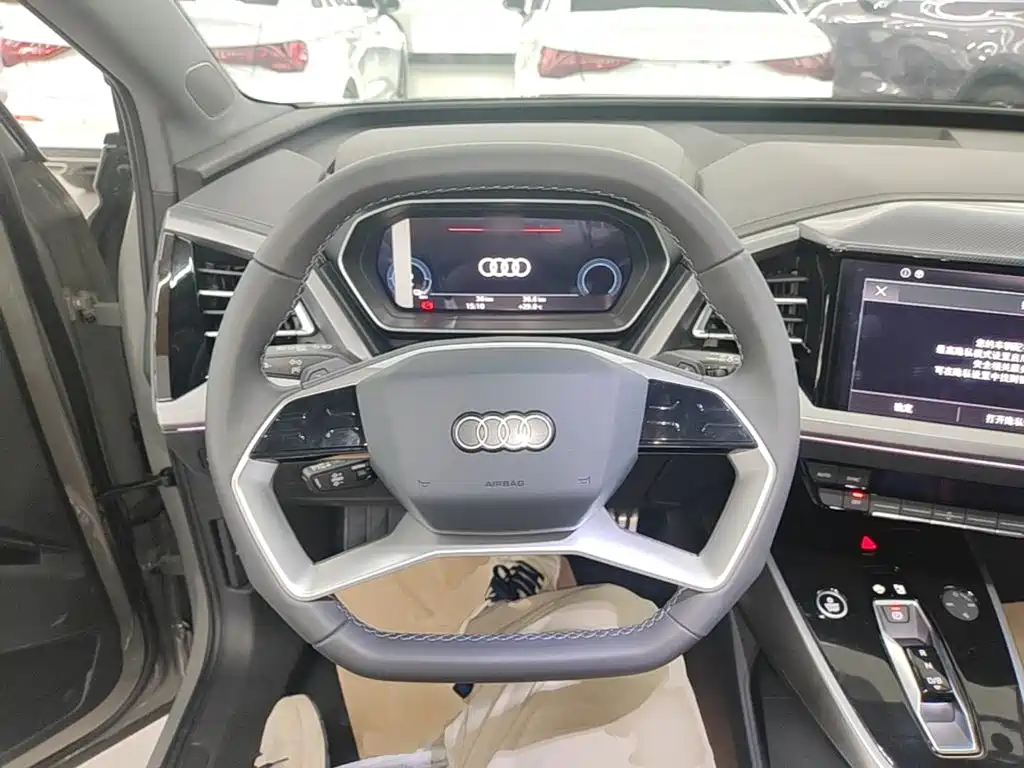 Audi Q4 e-tron — миниатюра 11