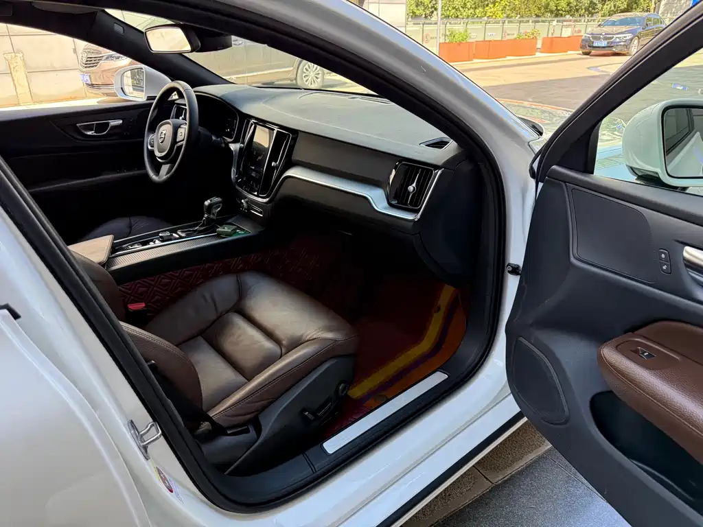 Volvo S60 — миниатюра 40