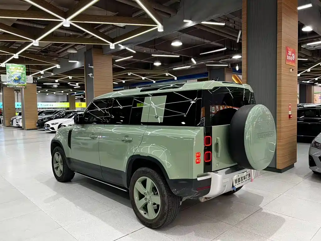 Land Rover Defender — миниатюра 4