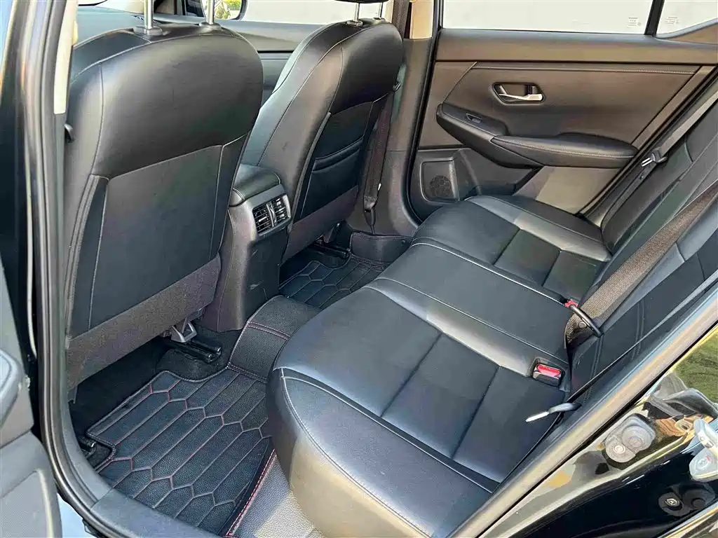 Nissan Sylphy — миниатюра 8