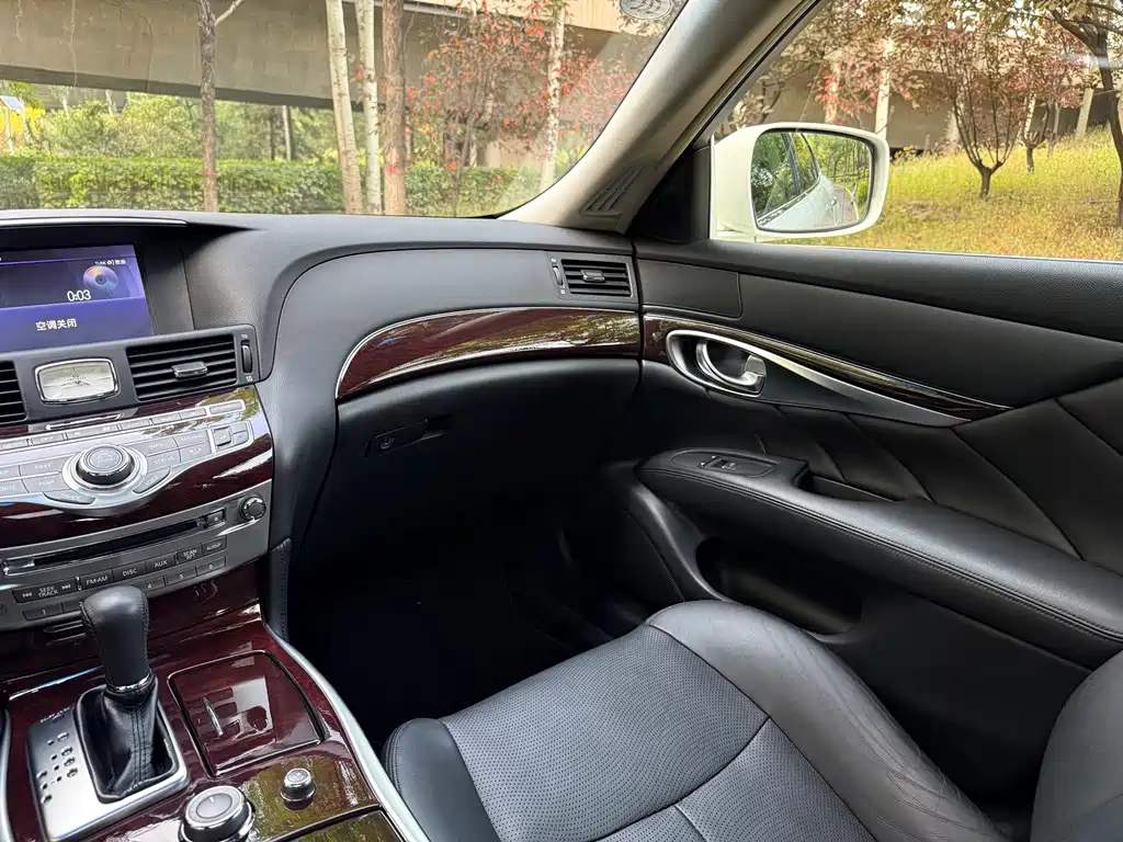 Infiniti Q70 — миниатюра 27