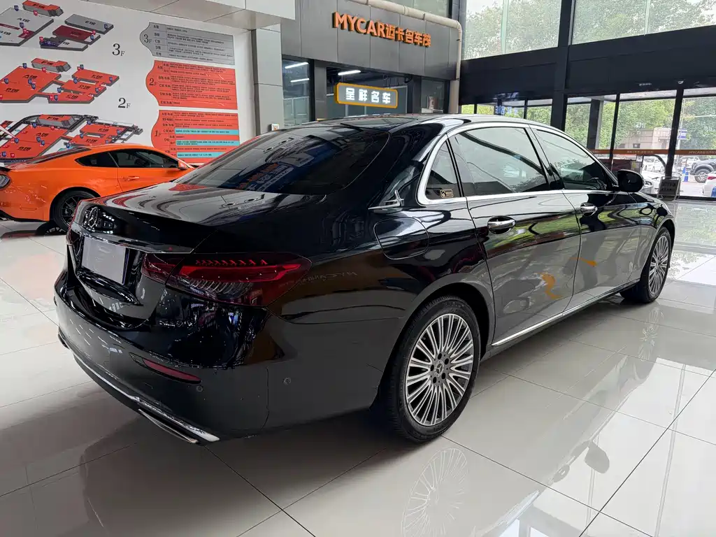 Mercedes-Benz E-Class — миниатюра 16