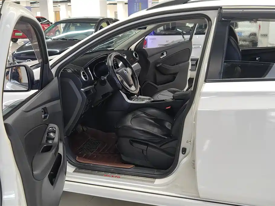 Venucia T70 2015 2.0L CVT
