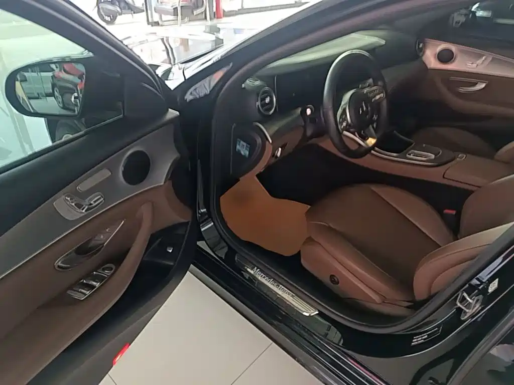 Mercedes-Benz E-Class (Import) — миниатюра 16