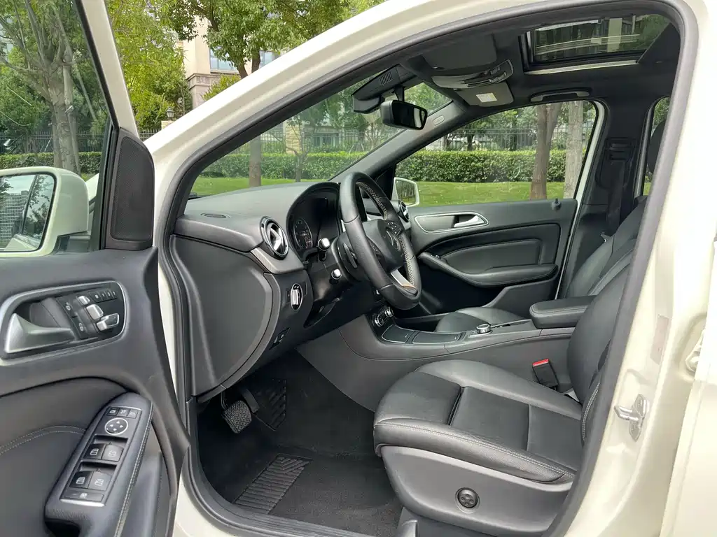 Mercedes-Benz B-Class — миниатюра 12