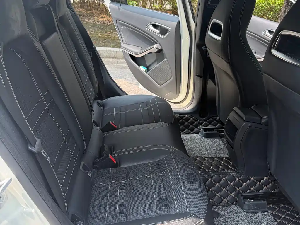 Mercedes-Benz A-Class (Import) — миниатюра 11