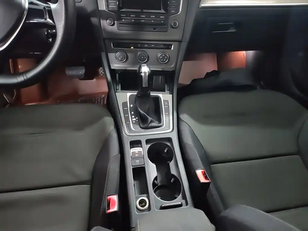 Volkswagen Golf — миниатюра 14
