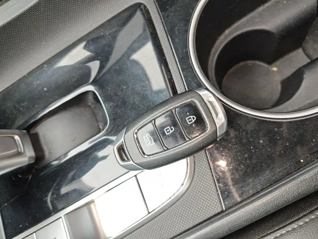 Hyundai Elantra — миниатюра 9
