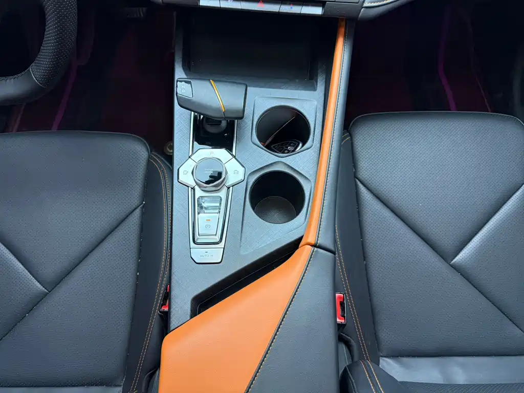 Changan UNI-V iDD — миниатюра 6