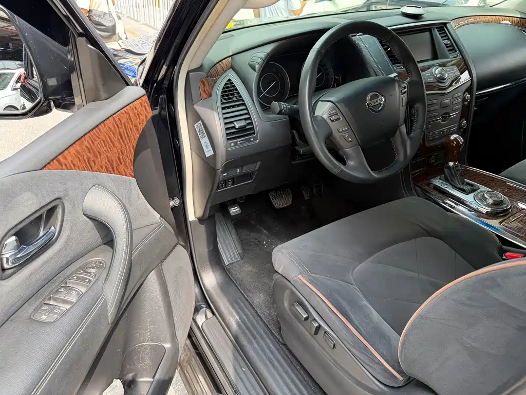 Nissan Patrol — миниатюра 6