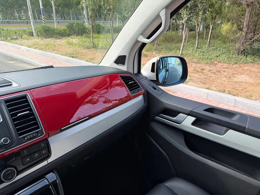 Volkswagen Multivan — миниатюра 11
