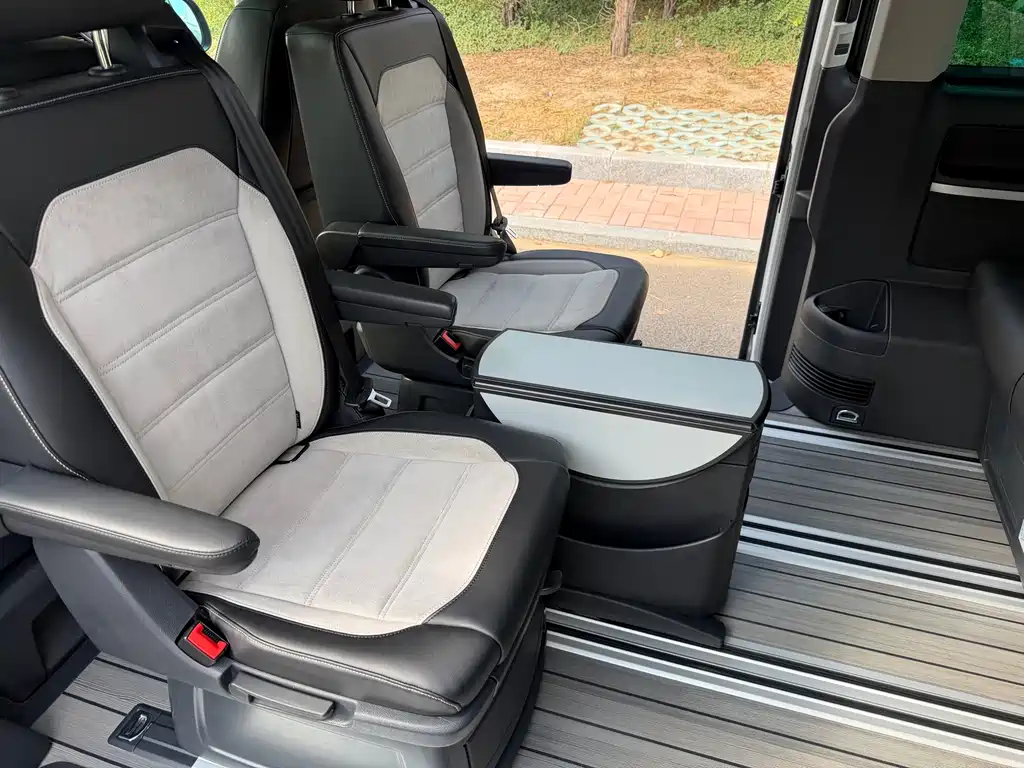 Volkswagen Multivan — миниатюра 23