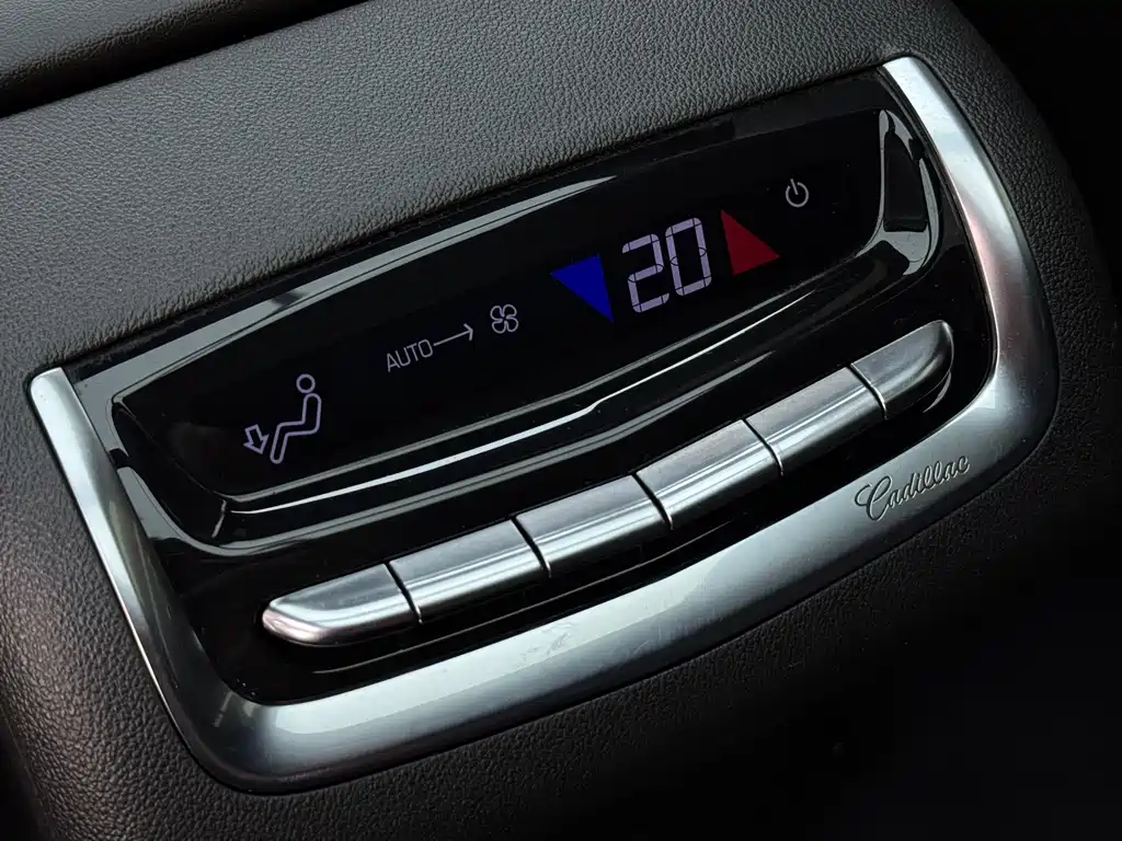 Cadillac XT6 — миниатюра 14