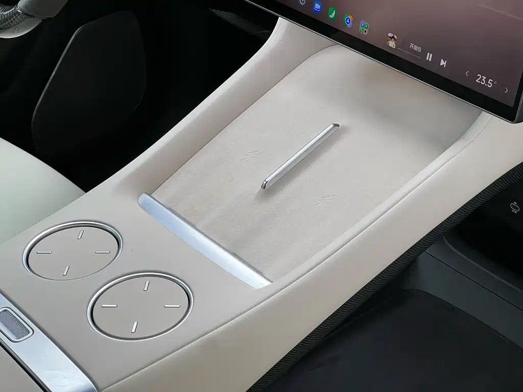Xiaomi YU7 — миниатюра 19