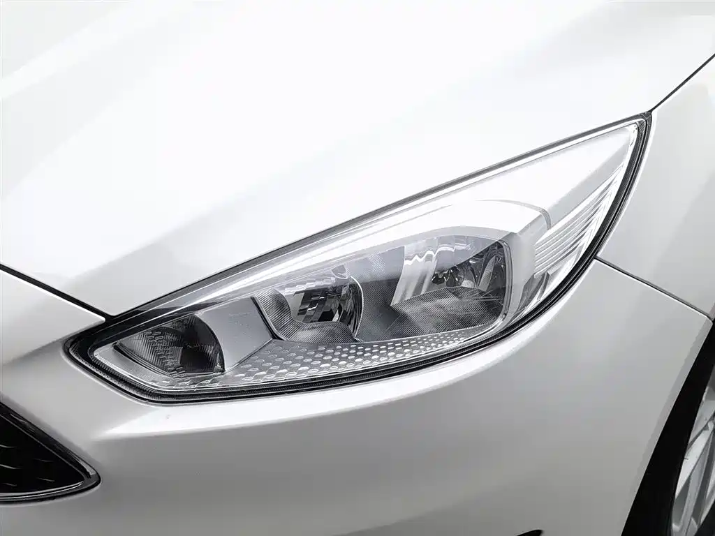 Ford Focus 2017 EcoBoost 180 AT Elite