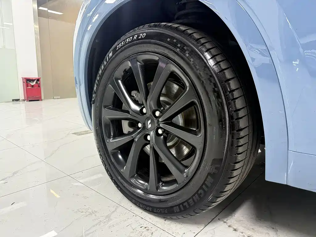 Li Auto ONE 2021 6 мест