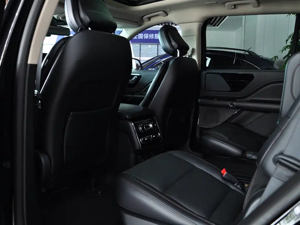 Lincoln Aviator — миниатюра 6