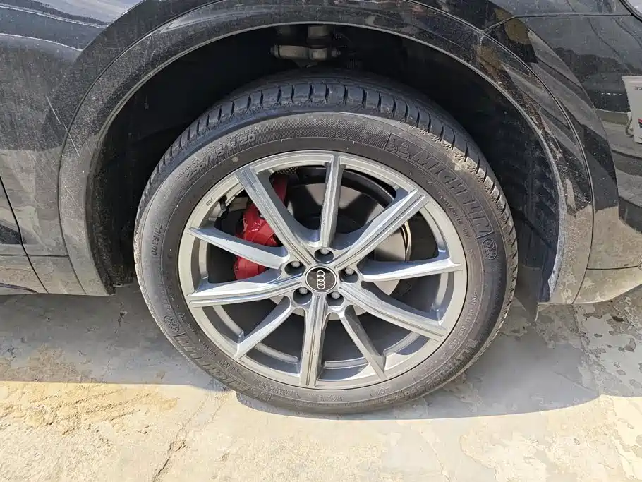 Audi Q5L 2025 40 TFSI Luxury