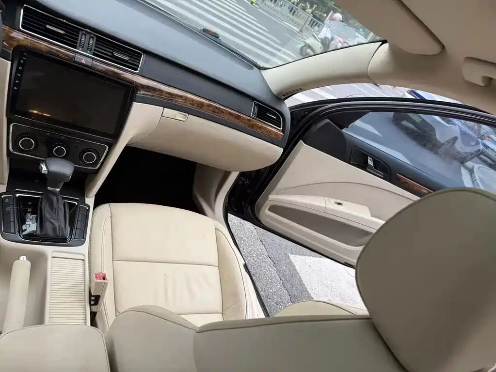 Skoda Superb — миниатюра 17