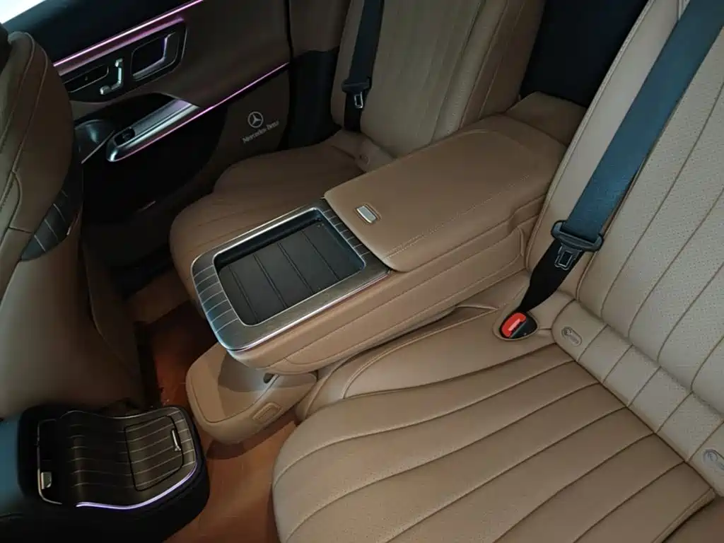 Mercedes-Benz E-Class — миниатюра 17