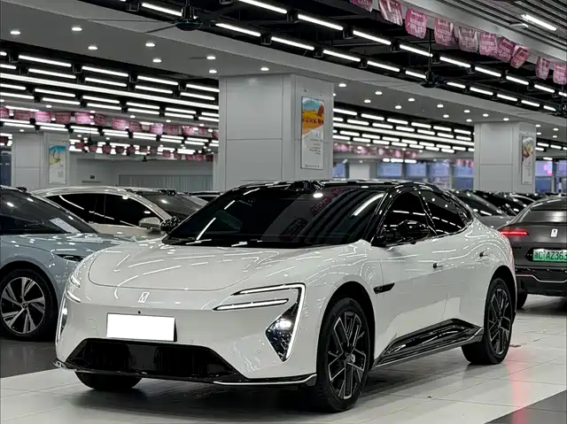 2025 Avatr 06