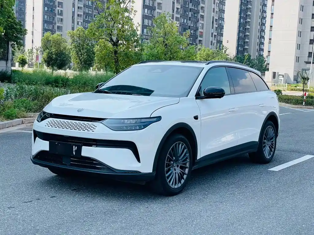 Leapmotor Leapmotor C11 — миниатюра 2